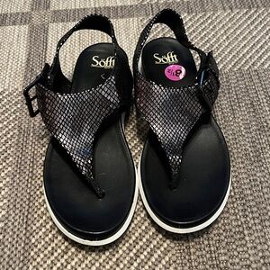 Sofft Farlyn Sandal Black Snake 8.5